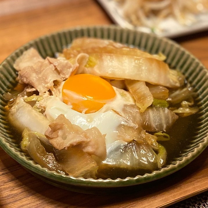 余ったすき焼きのたれで！豚肉と白菜の落とし卵煮